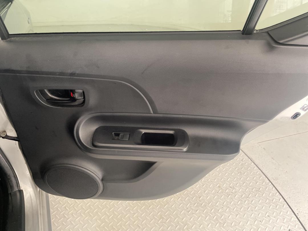 Photo '19' of Toyota Aqua