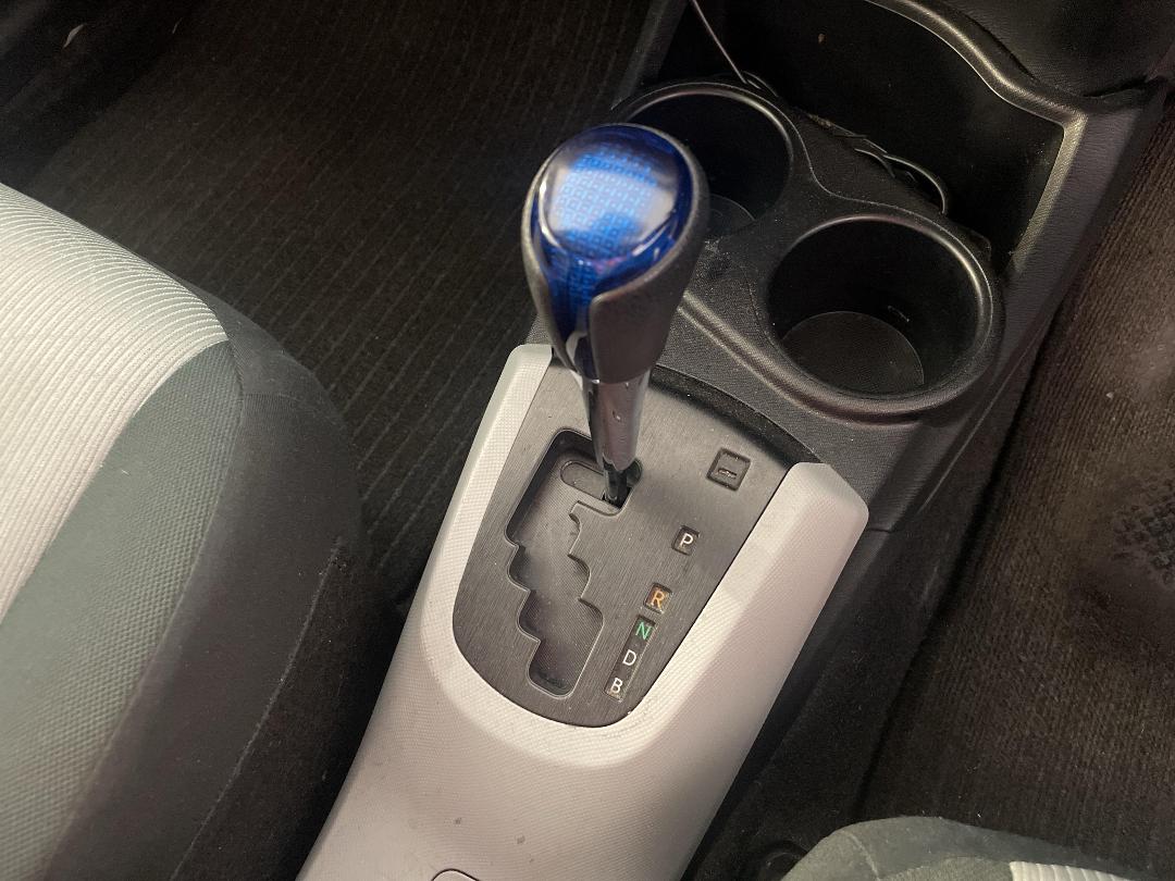 Photo '28' of Toyota Aqua