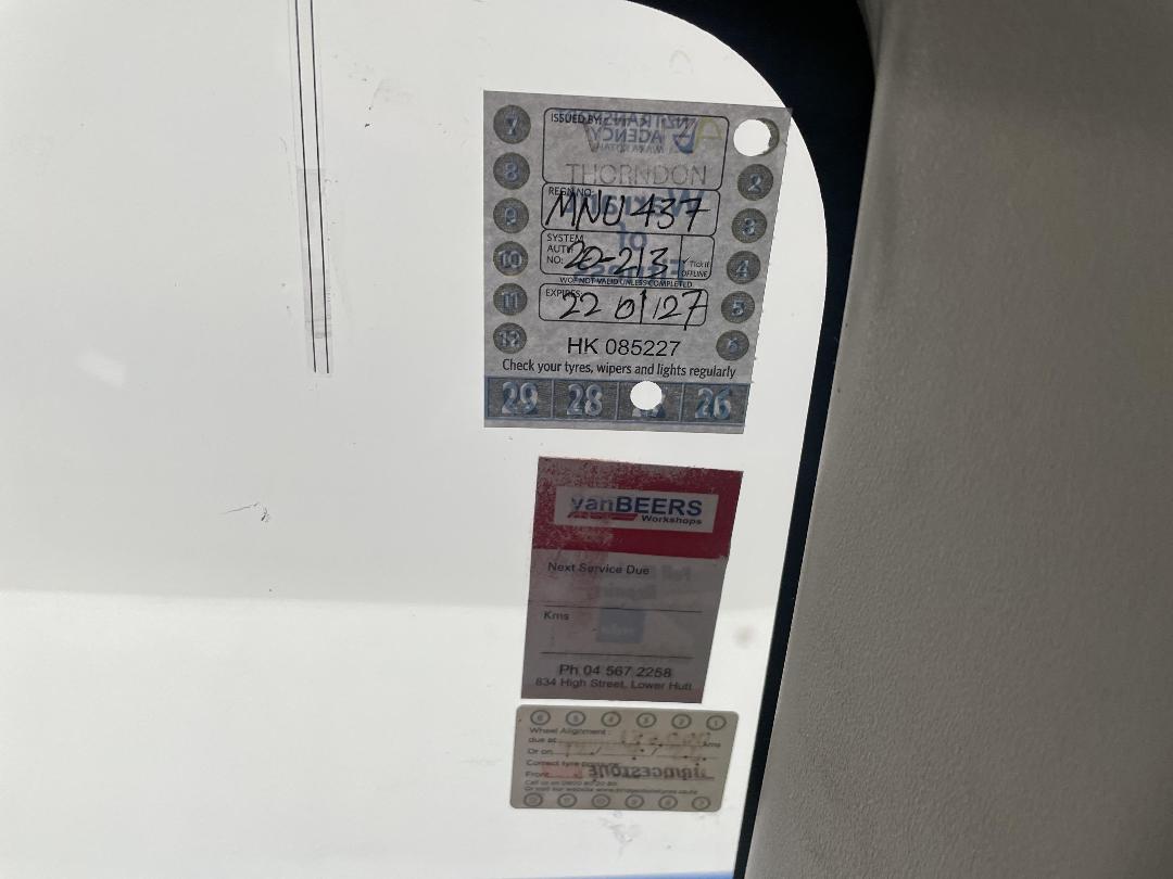 Photo '30' of Toyota Aqua