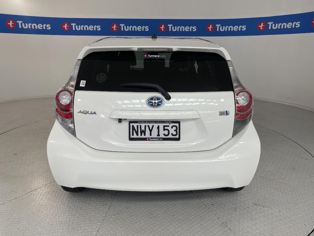 Photo '6' of Toyota Aqua