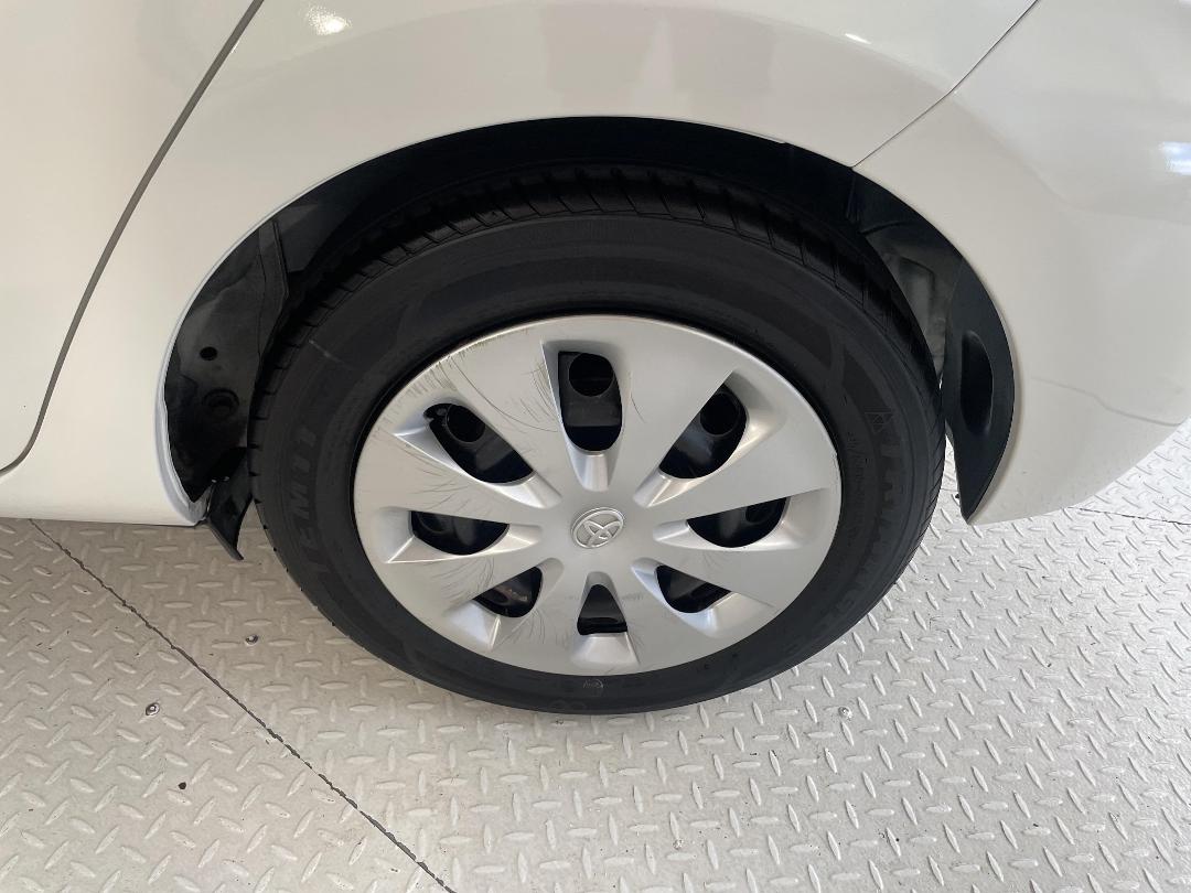 Photo '11' of Toyota Aqua