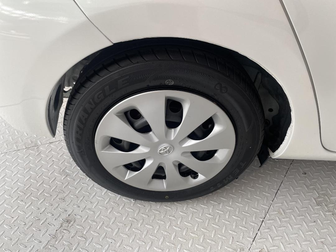 Photo '12' of Toyota Aqua