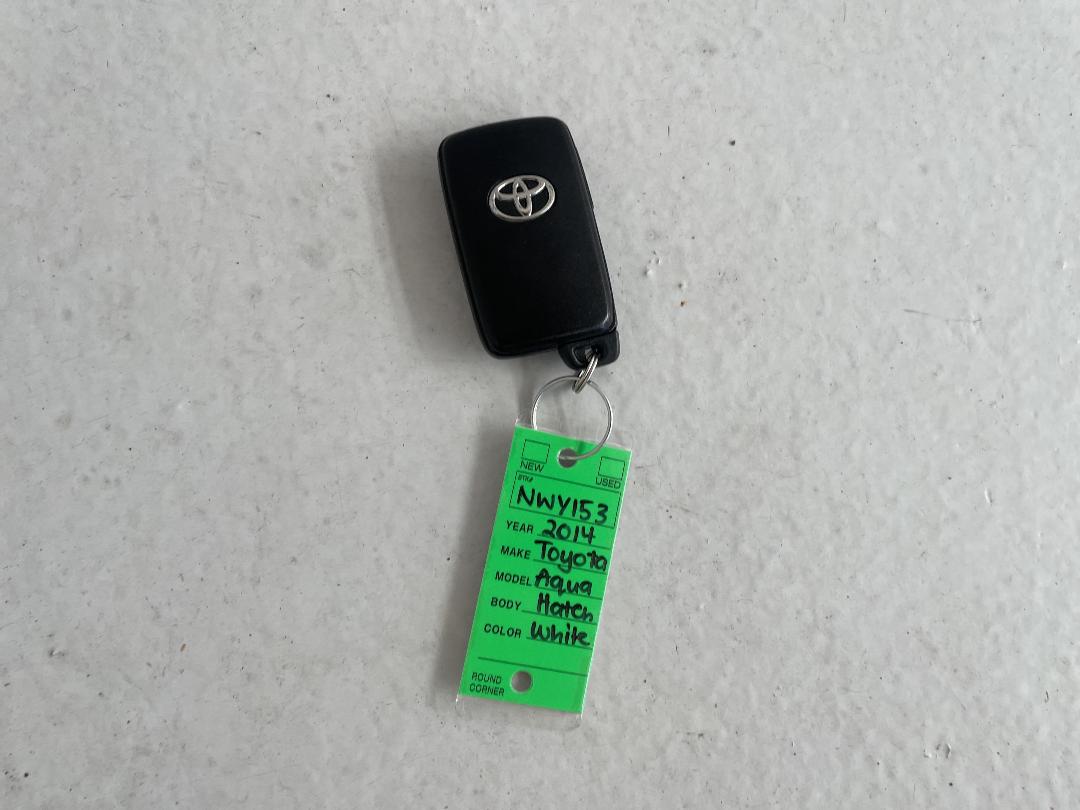 Photo '22' of Toyota Aqua