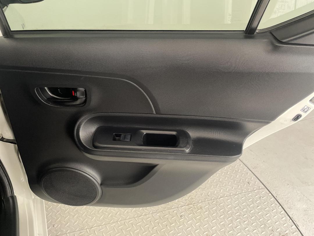 Photo '19' of Toyota Aqua