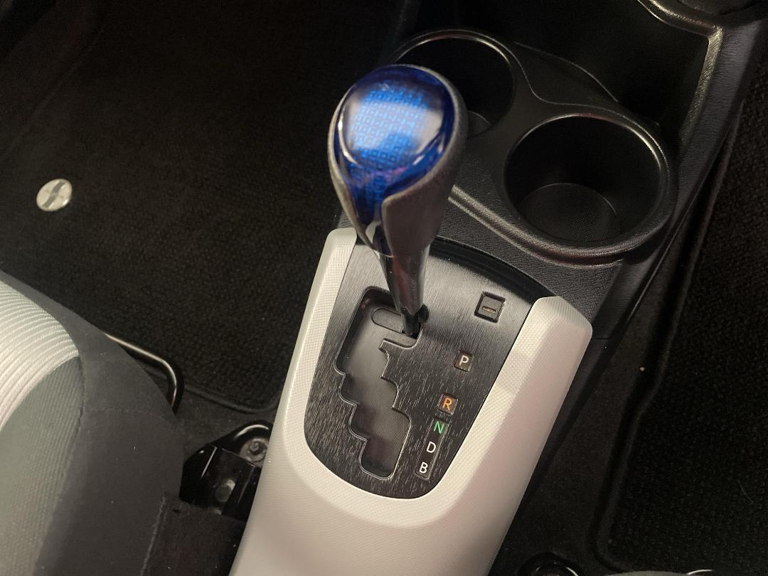 Photo '30' of Toyota Aqua