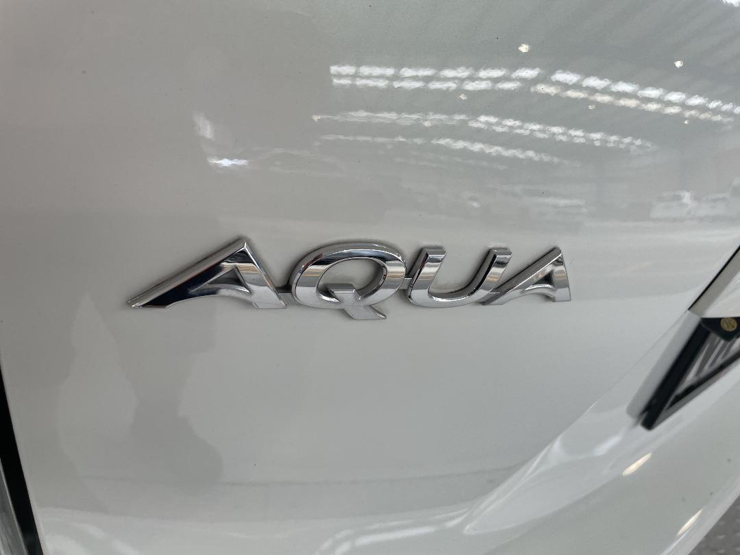 Photo '35' of Toyota Aqua