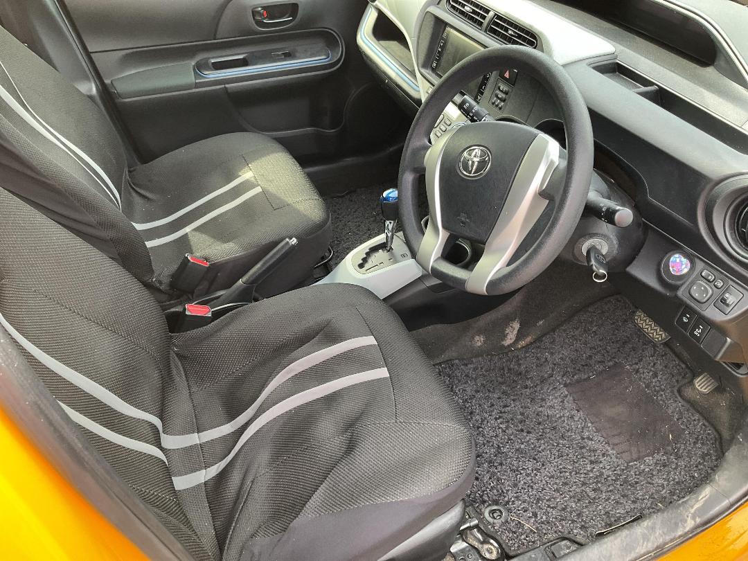 Photo '9' of Toyota Aqua Photo '9' of Toyota Aqua