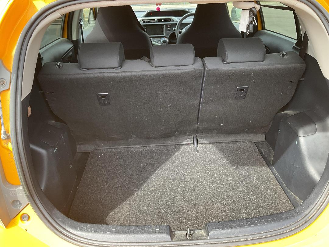 Photo '11' of Toyota Aqua Photo '11' of Toyota Aqua