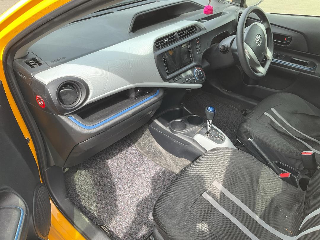 Photo '12' of Toyota Aqua Photo '12' of Toyota Aqua