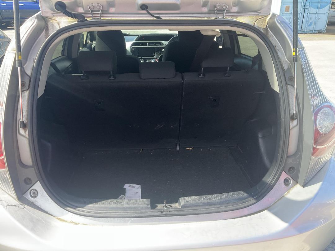 Photo '17' of Toyota Aqua