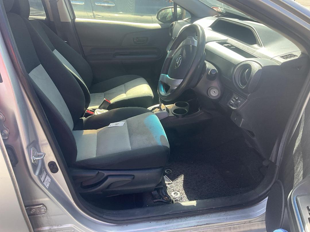 Photo '23' of Toyota Aqua