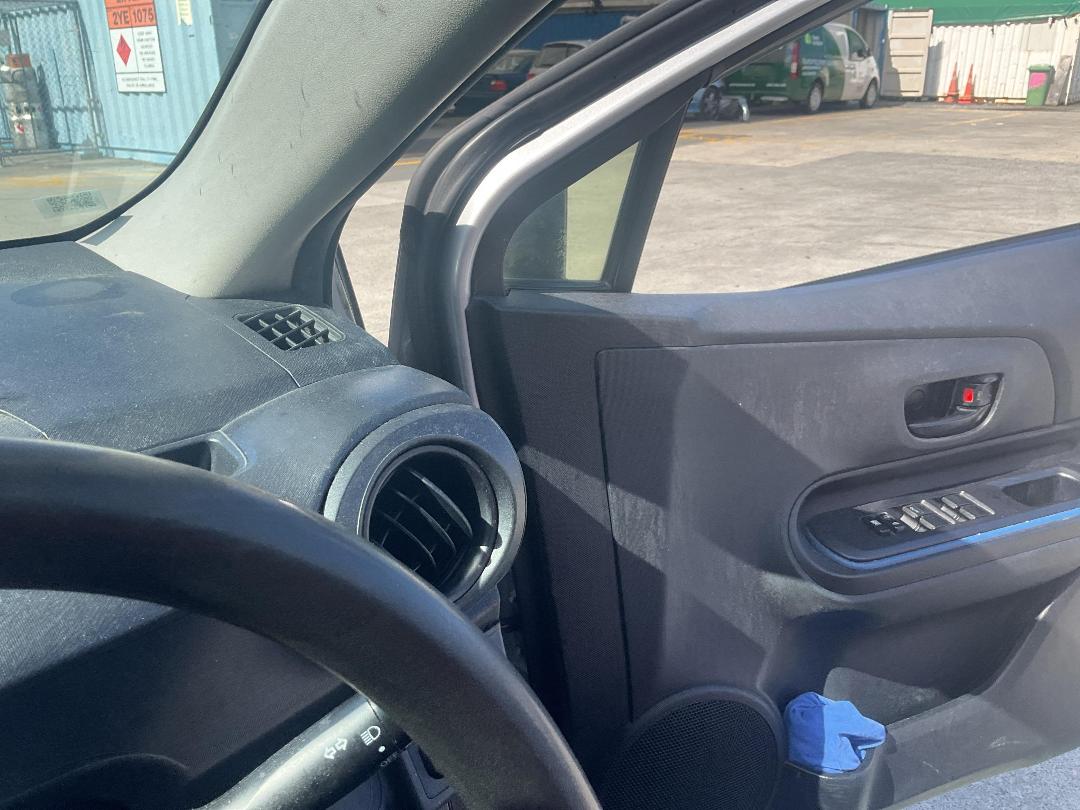 Photo '28' of Toyota Aqua