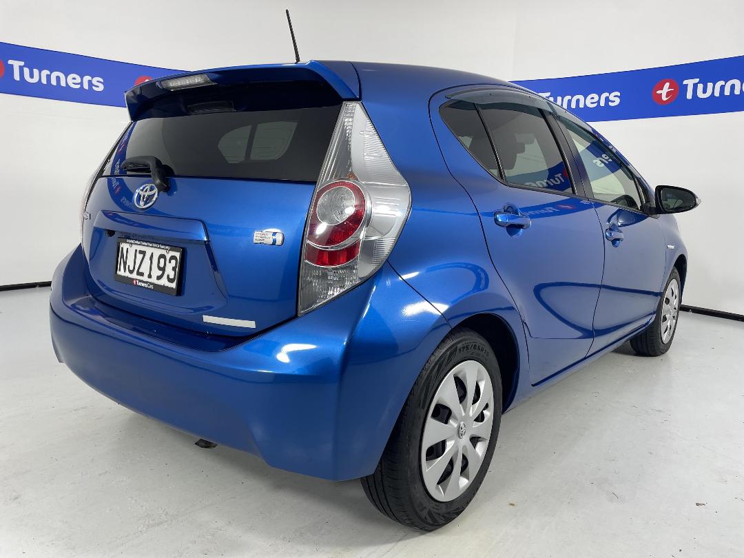 Photo '7' of Toyota Aqua Photo '7' of Toyota Aqua