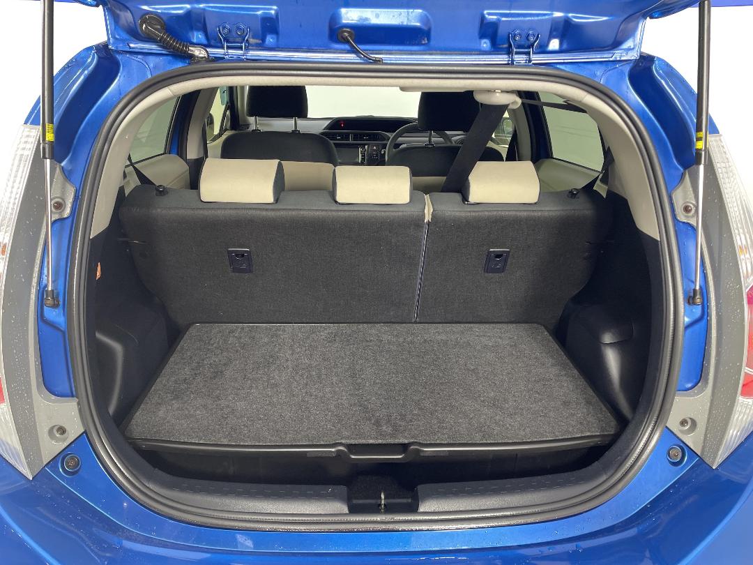 Photo '14' of Toyota Aqua Photo '14' of Toyota Aqua