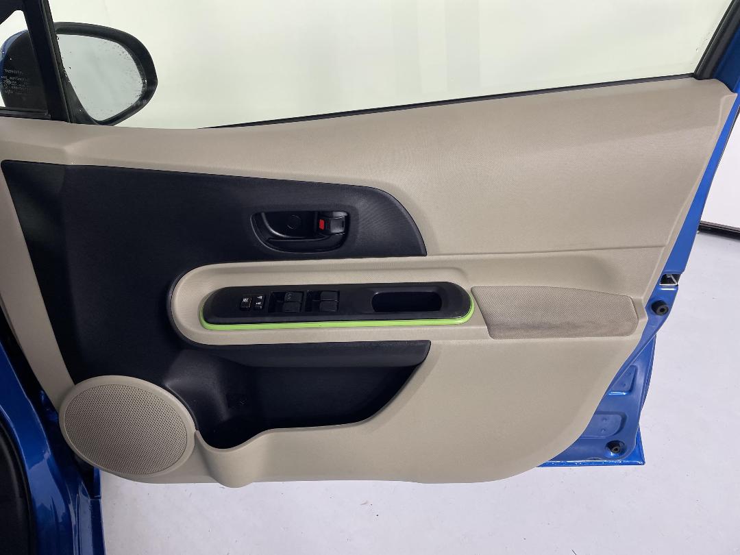 Photo '15' of Toyota Aqua Photo '15' of Toyota Aqua