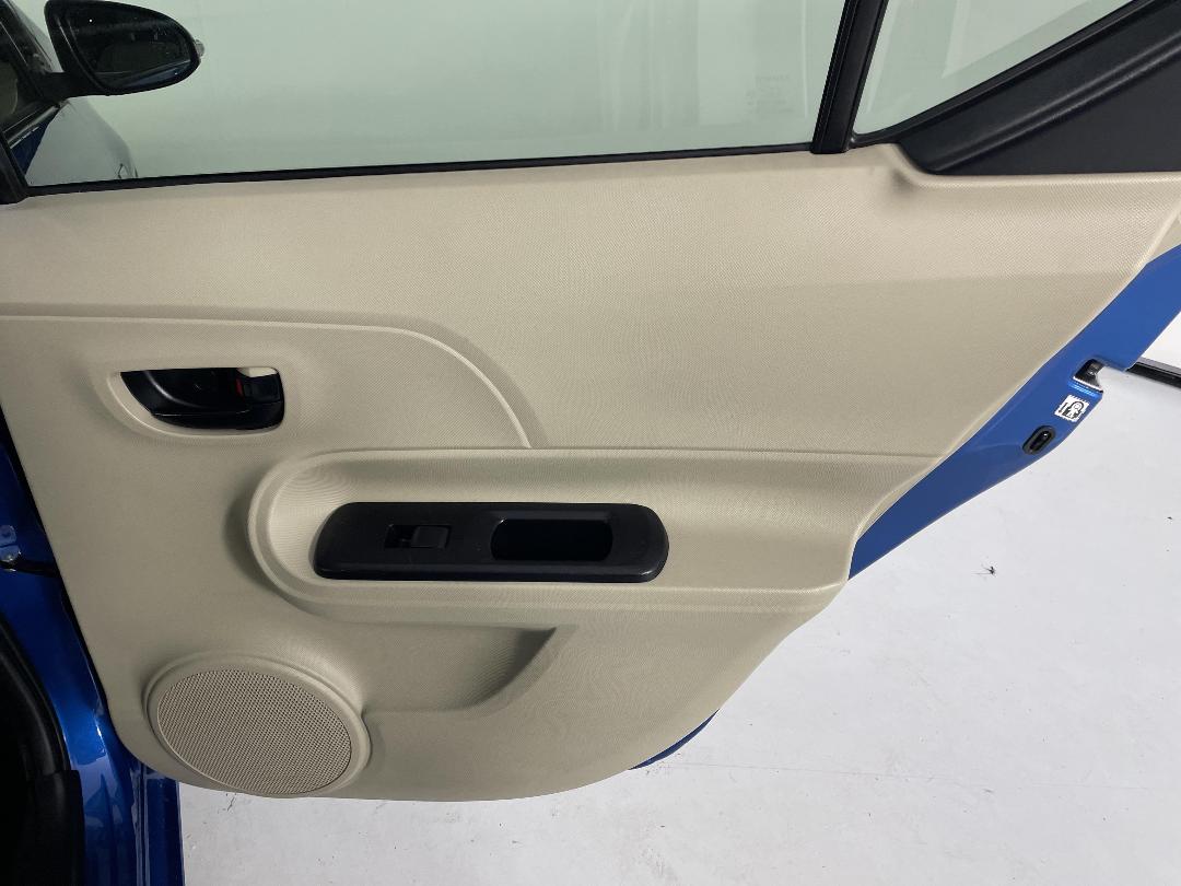 Photo '19' of Toyota Aqua Photo '19' of Toyota Aqua