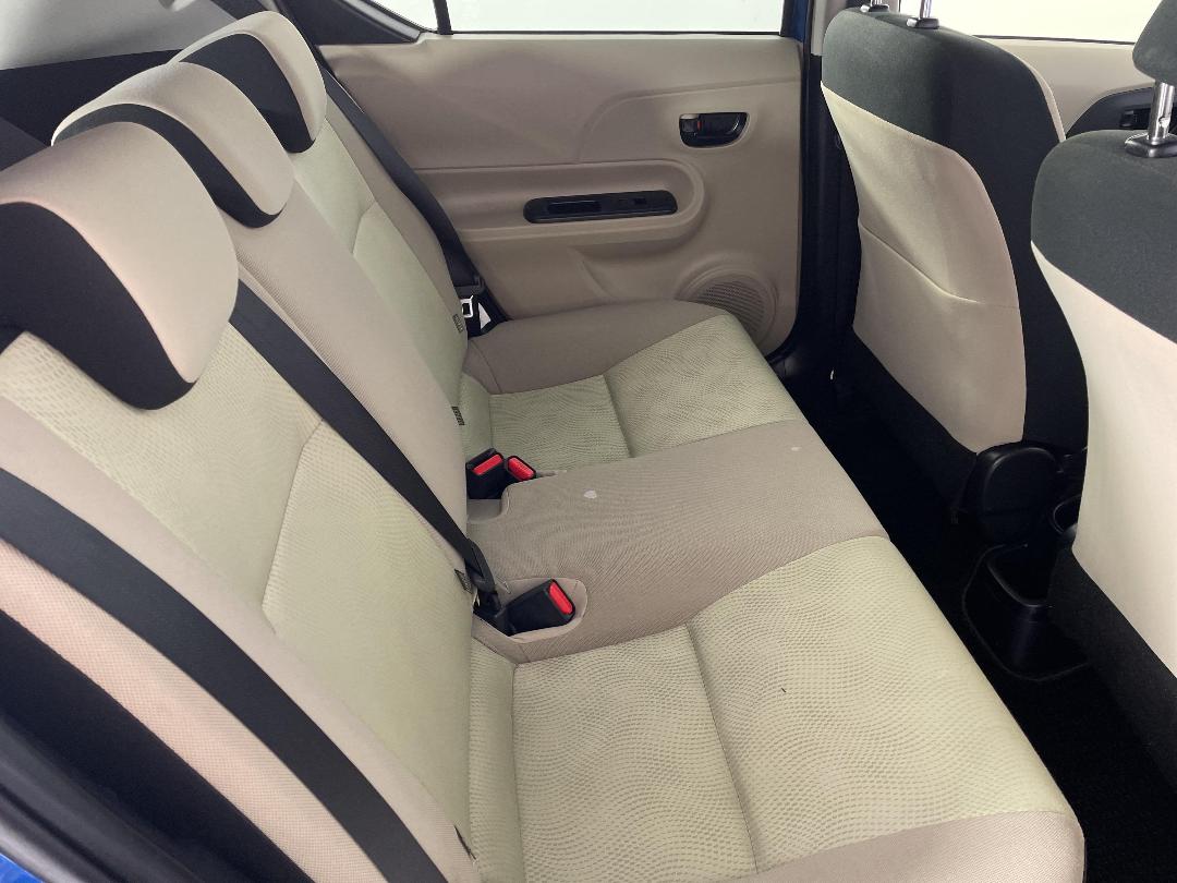 Photo '20' of Toyota Aqua Photo '20' of Toyota Aqua