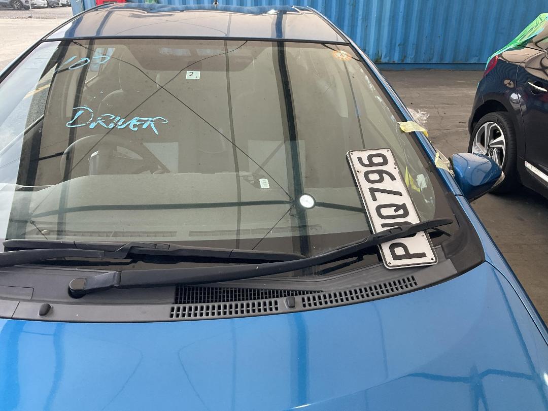 Photo '11' of Toyota Aqua