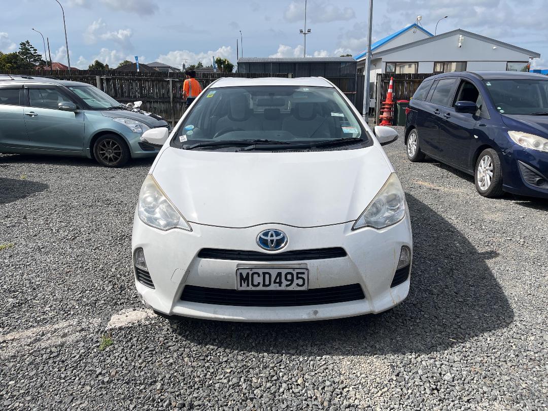 Photo '2' of Toyota Aqua Hybrid