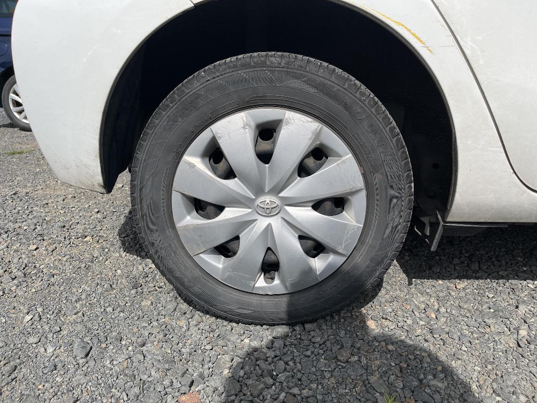 Photo '10' of Toyota Aqua Hybrid