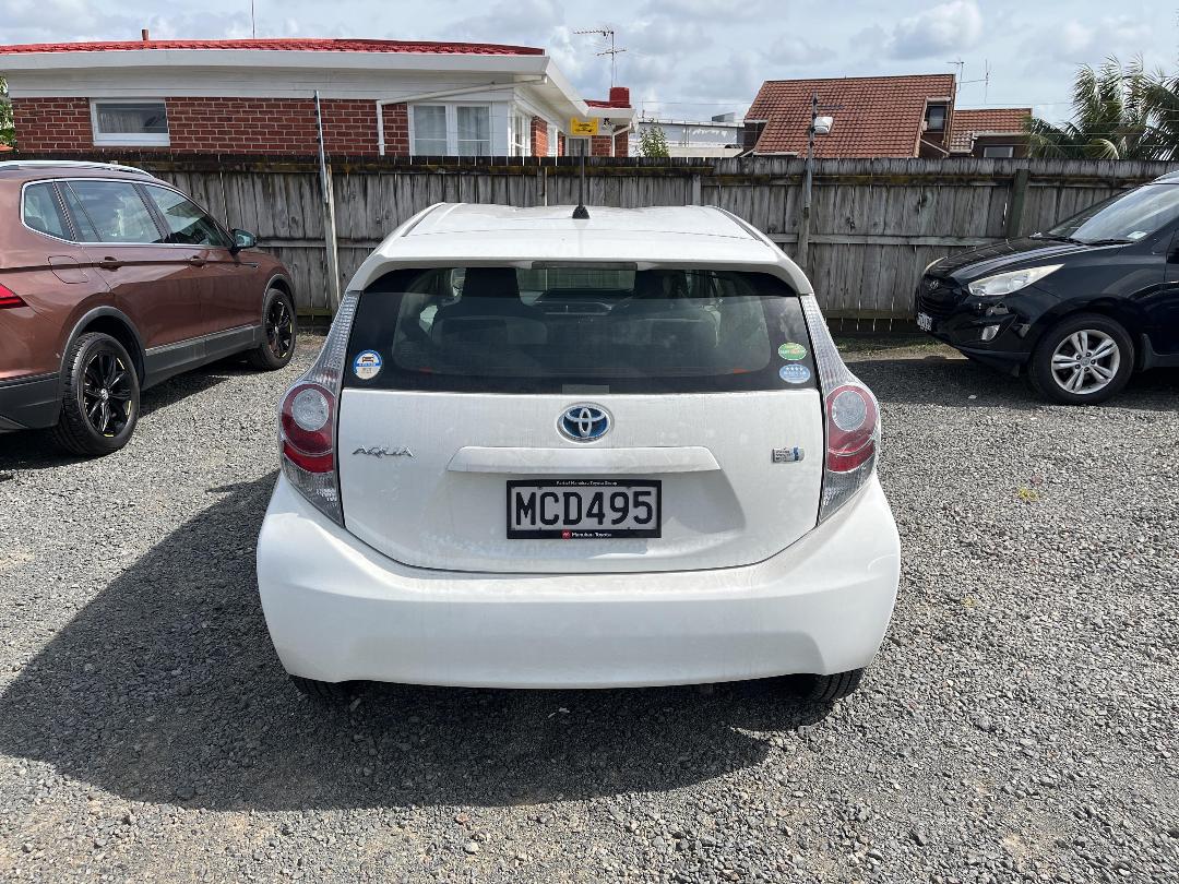 Photo '5' of Toyota Aqua Hybrid