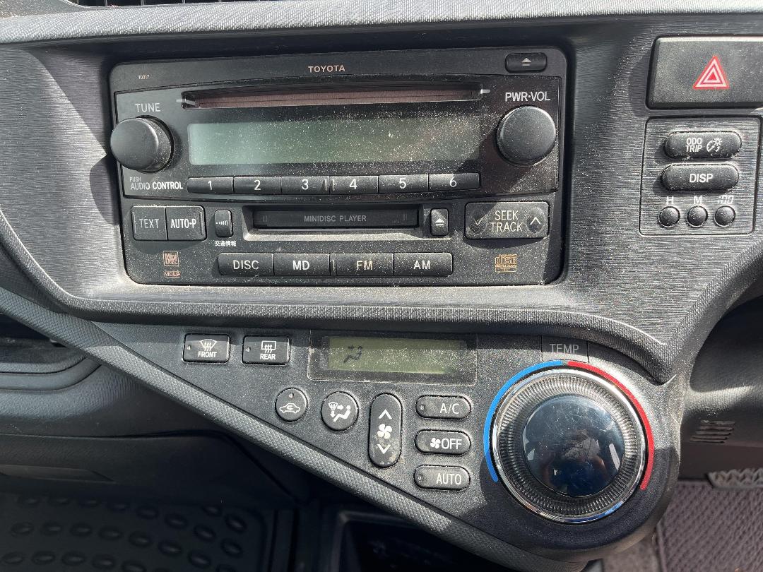 Photo '22' of Toyota Aqua Hybrid