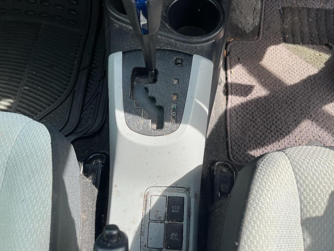 Photo '23' of Toyota Aqua Hybrid