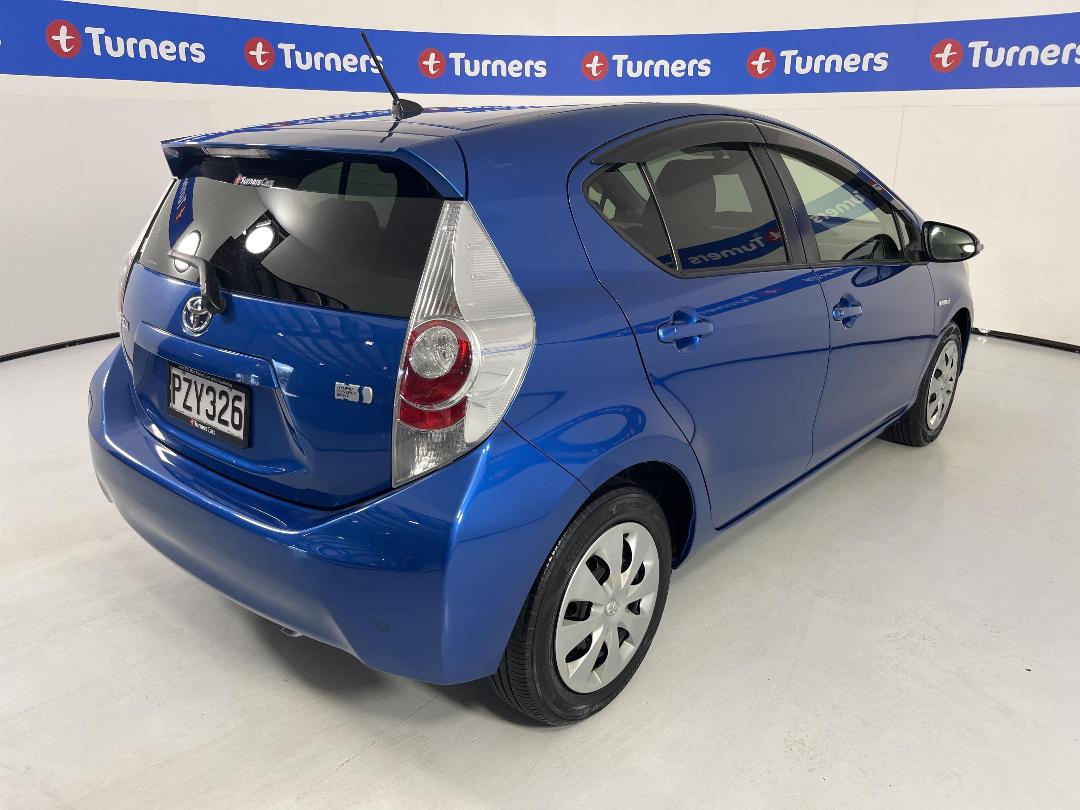 Photo '7' of Toyota Aqua