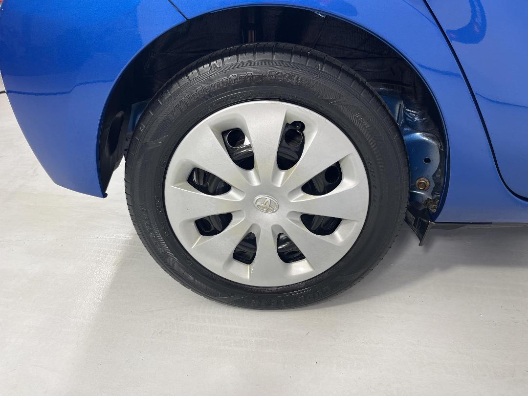 Photo '12' of Toyota Aqua