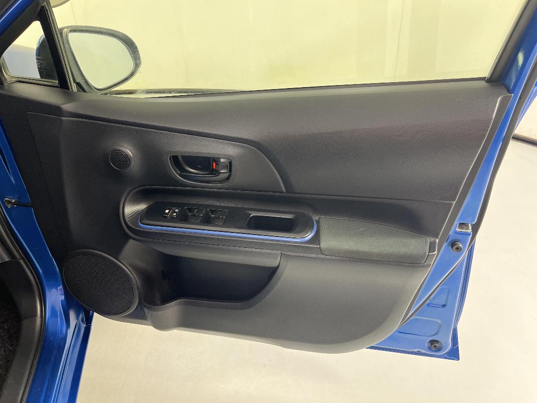 Photo '15' of Toyota Aqua