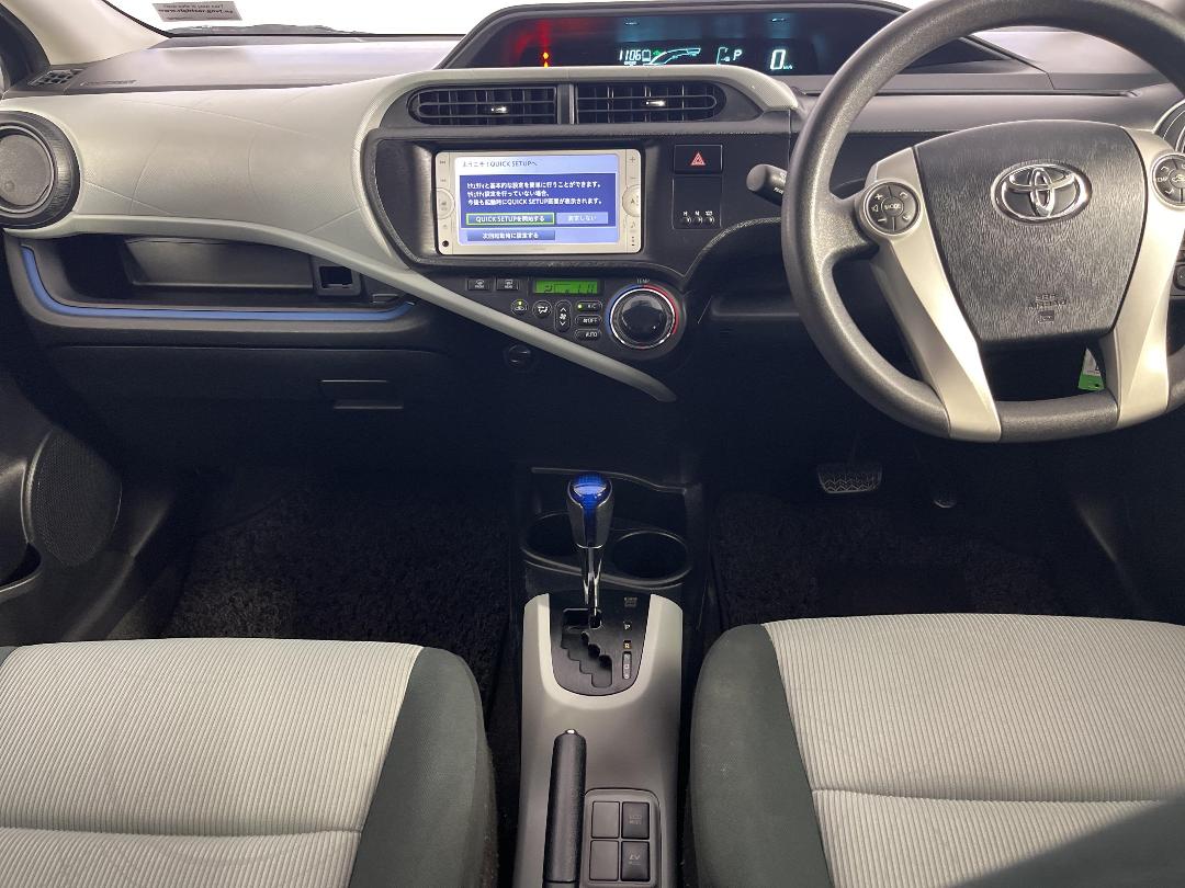 Photo '18' of Toyota Aqua