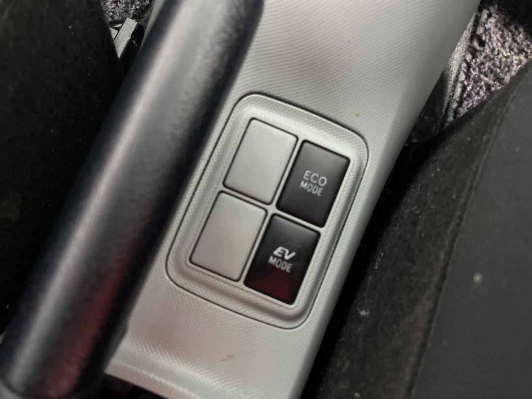 Photo '27' of Toyota Aqua