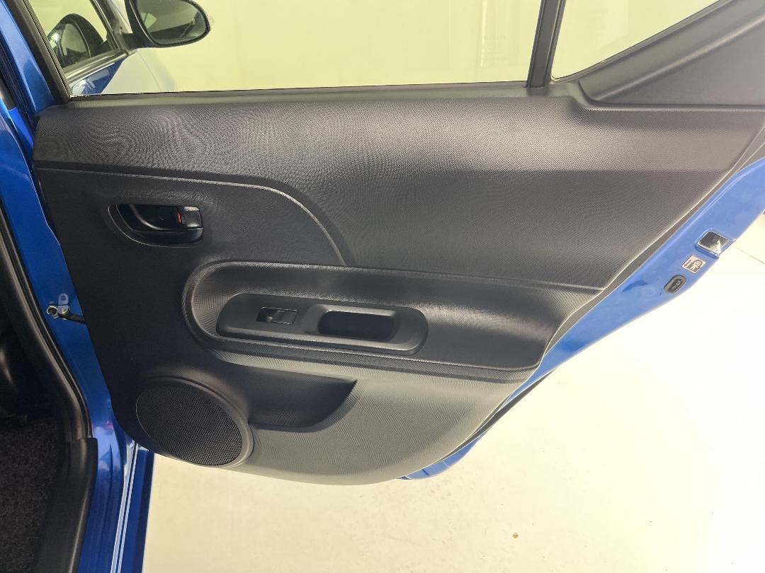 Photo '19' of Toyota Aqua