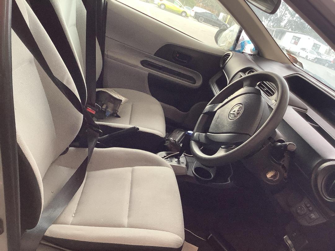 Photo '12' of Toyota Aqua