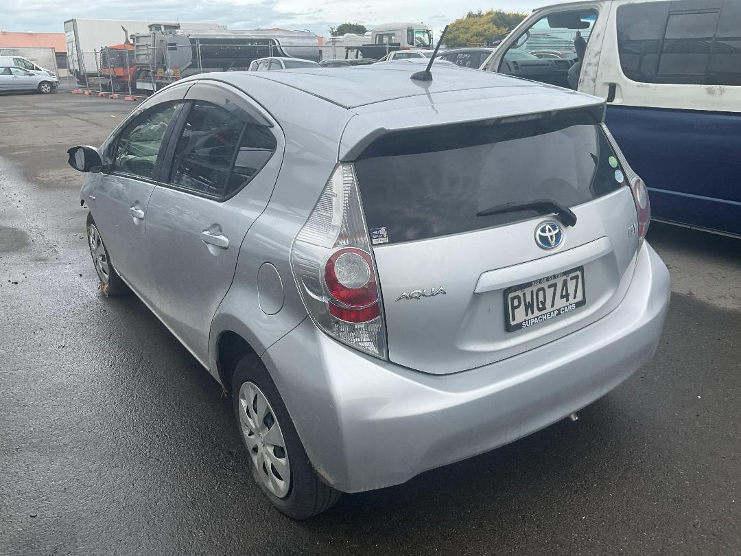 Photo '4' of Toyota Aqua