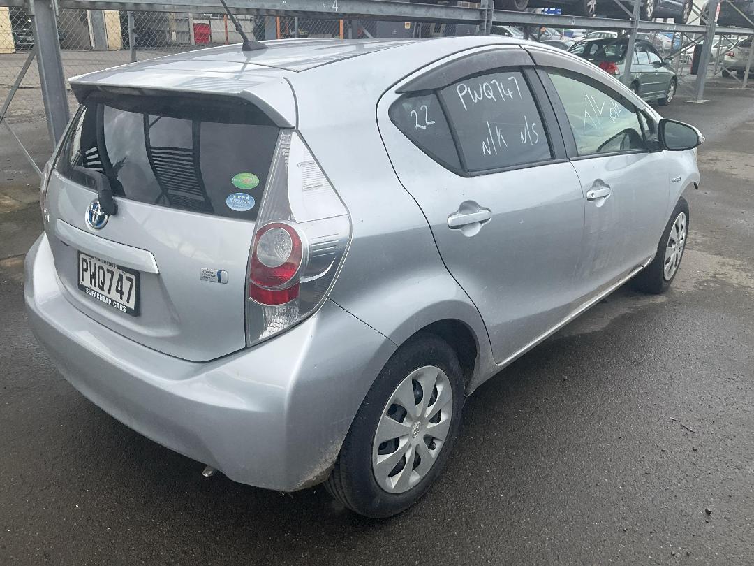 Photo '6' of Toyota Aqua