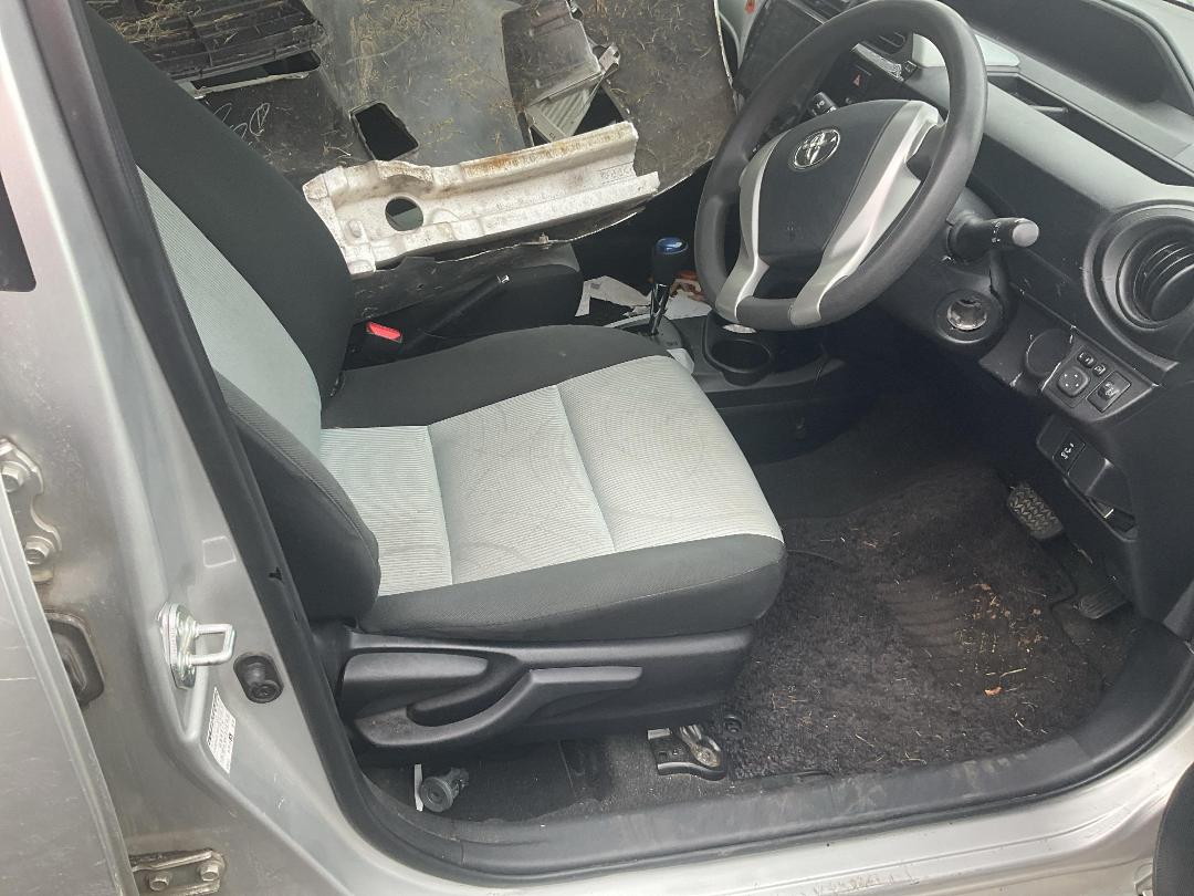 Photo '10' of Toyota Aqua