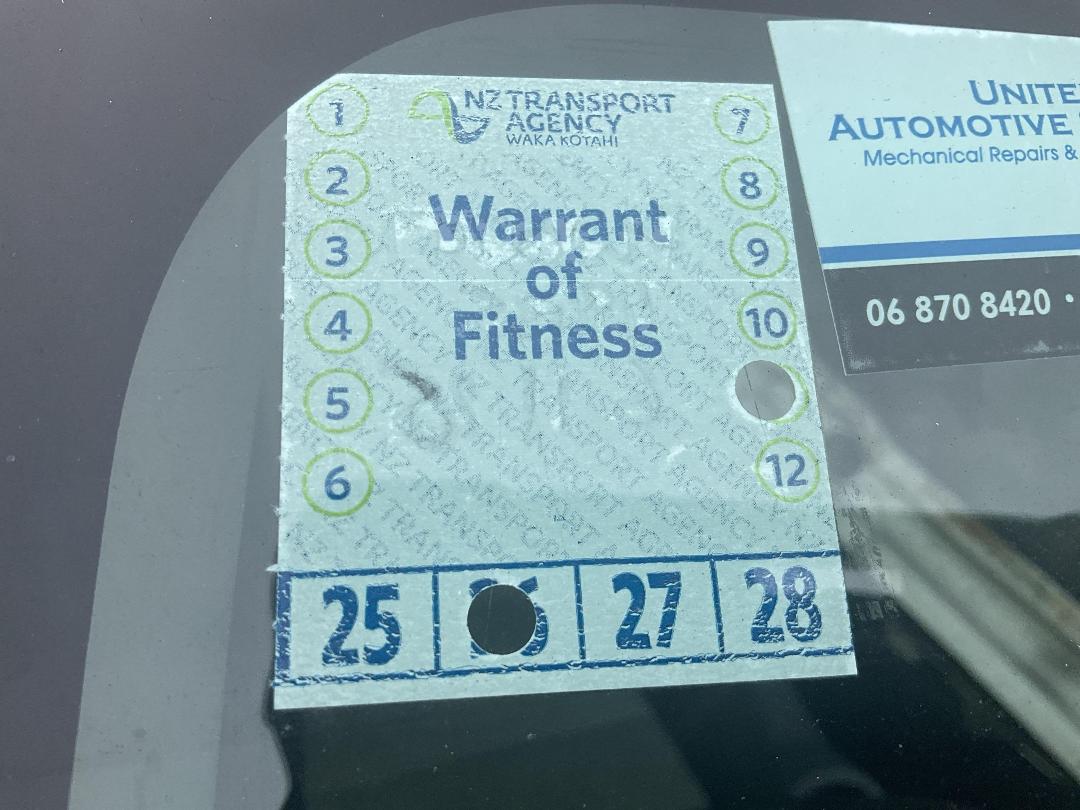 Photo '12' of Toyota Aqua