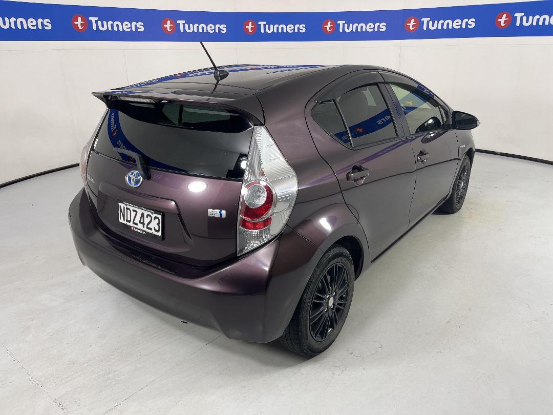 Photo '7' of Toyota Aqua Photo '7' of Toyota Aqua