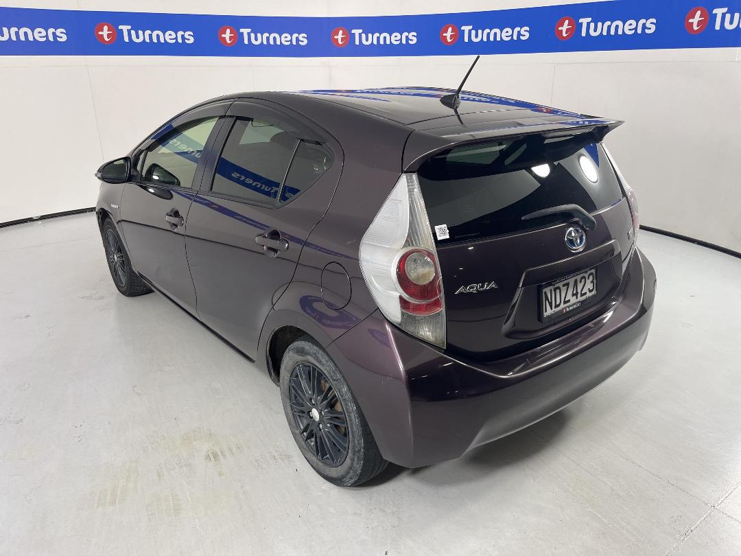 Photo '5' of Toyota Aqua Photo '5' of Toyota Aqua