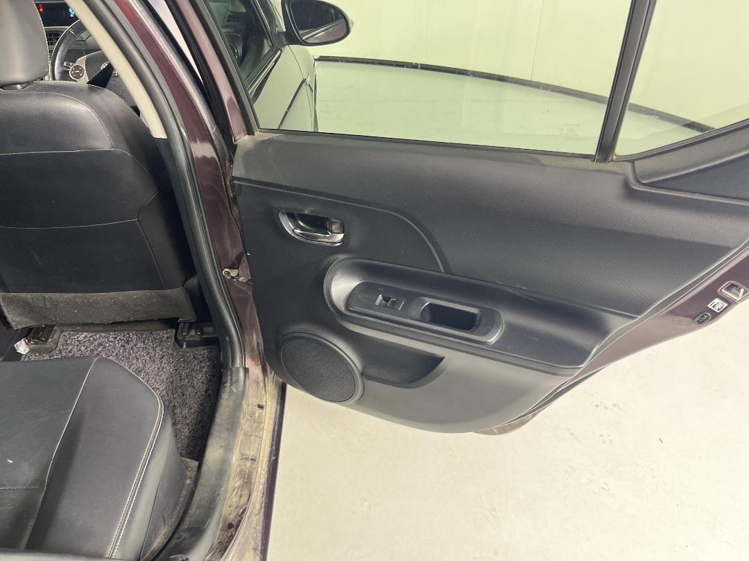 Photo '19' of Toyota Aqua Photo '19' of Toyota Aqua