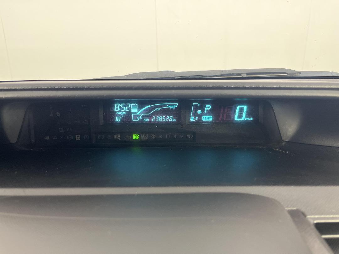 Photo '21' of Toyota Aqua Photo '21' of Toyota Aqua