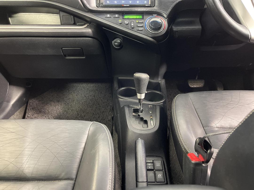 Photo '18' of Toyota Aqua Photo '18' of Toyota Aqua