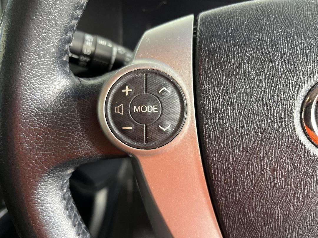 Photo '24' of Toyota Aqua Photo '24' of Toyota Aqua