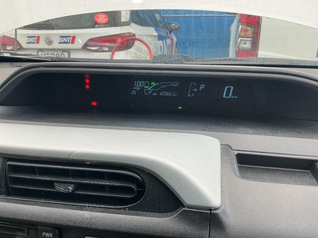 Photo '19' of Toyota Aqua Photo '19' of Toyota Aqua