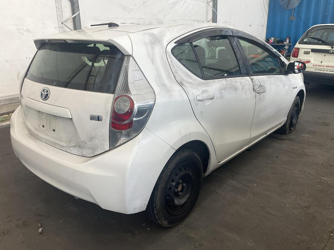 Photo '17' of Toyota Aqua Photo '17' of Toyota Aqua