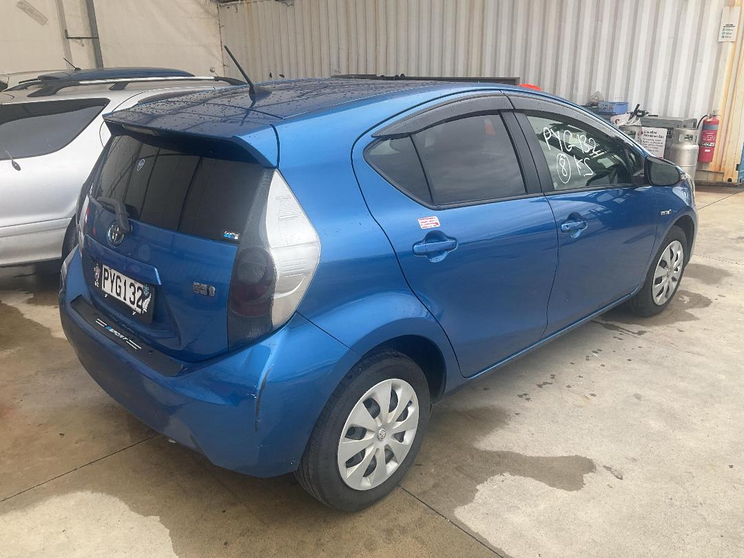 Photo '5' of Toyota Aqua Photo '5' of Toyota Aqua