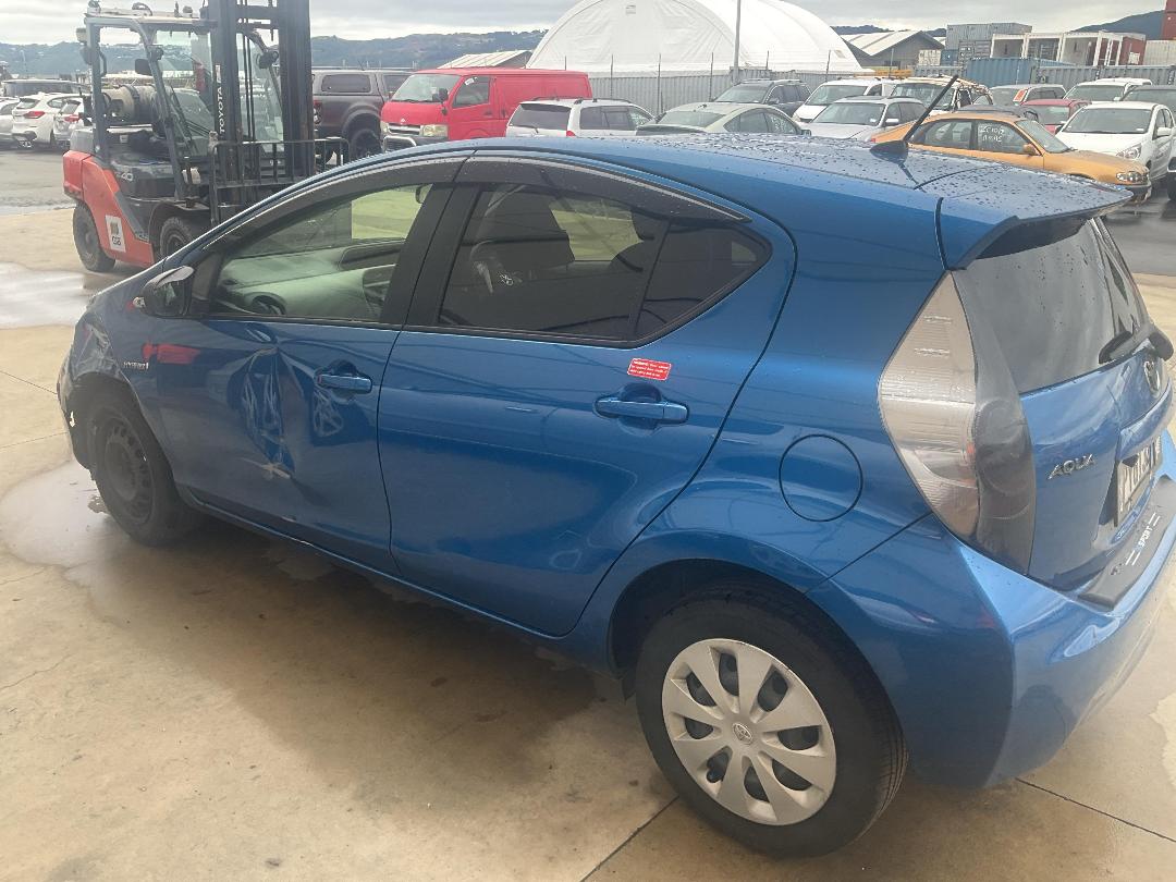 Photo '3' of Toyota Aqua Photo '3' of Toyota Aqua