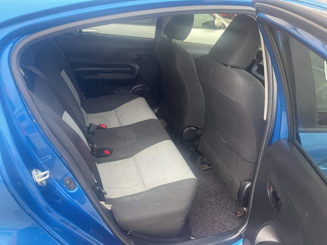 Photo '10' of Toyota Aqua Photo '10' of Toyota Aqua