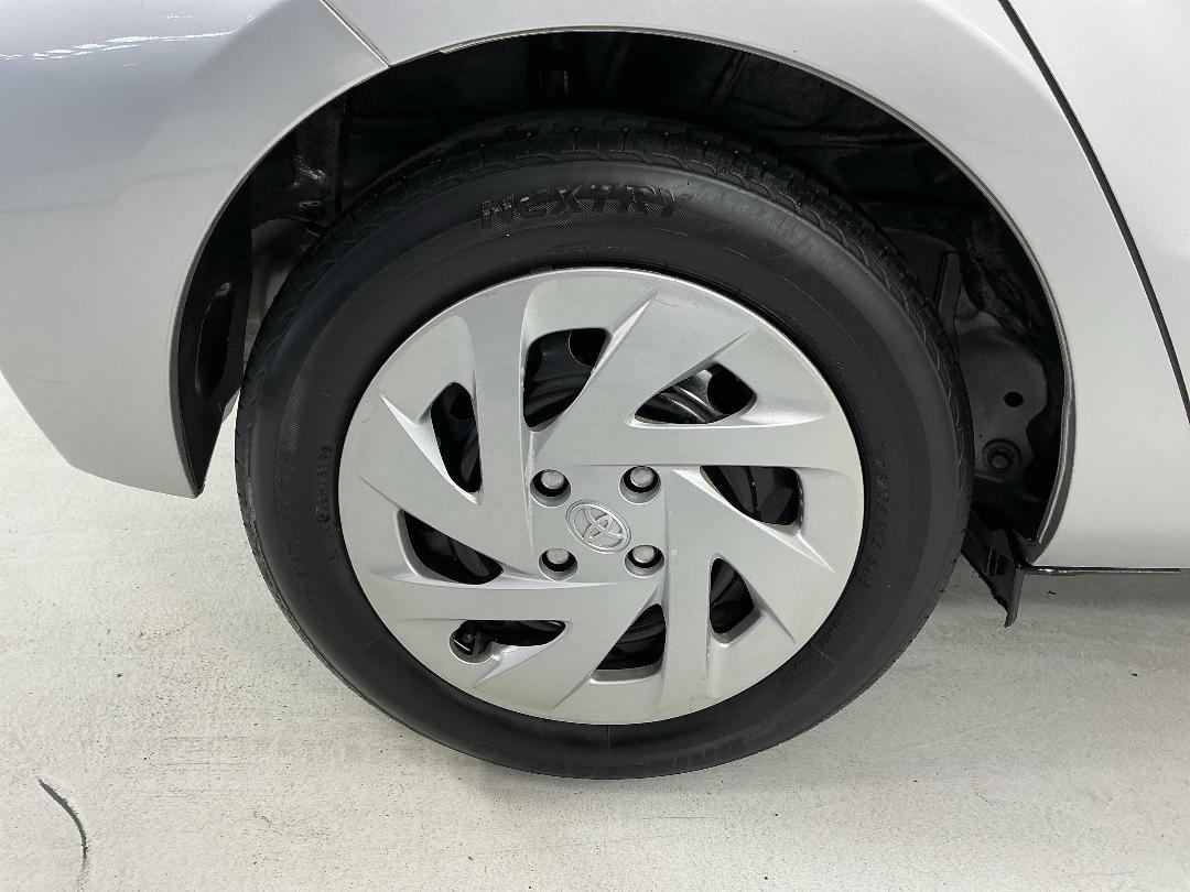 Photo '12' of Toyota Aqua